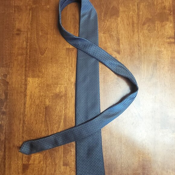 Stafford ~ Geometric / Solid Necktie ~ Excellent Condition - Picture 1 of 6